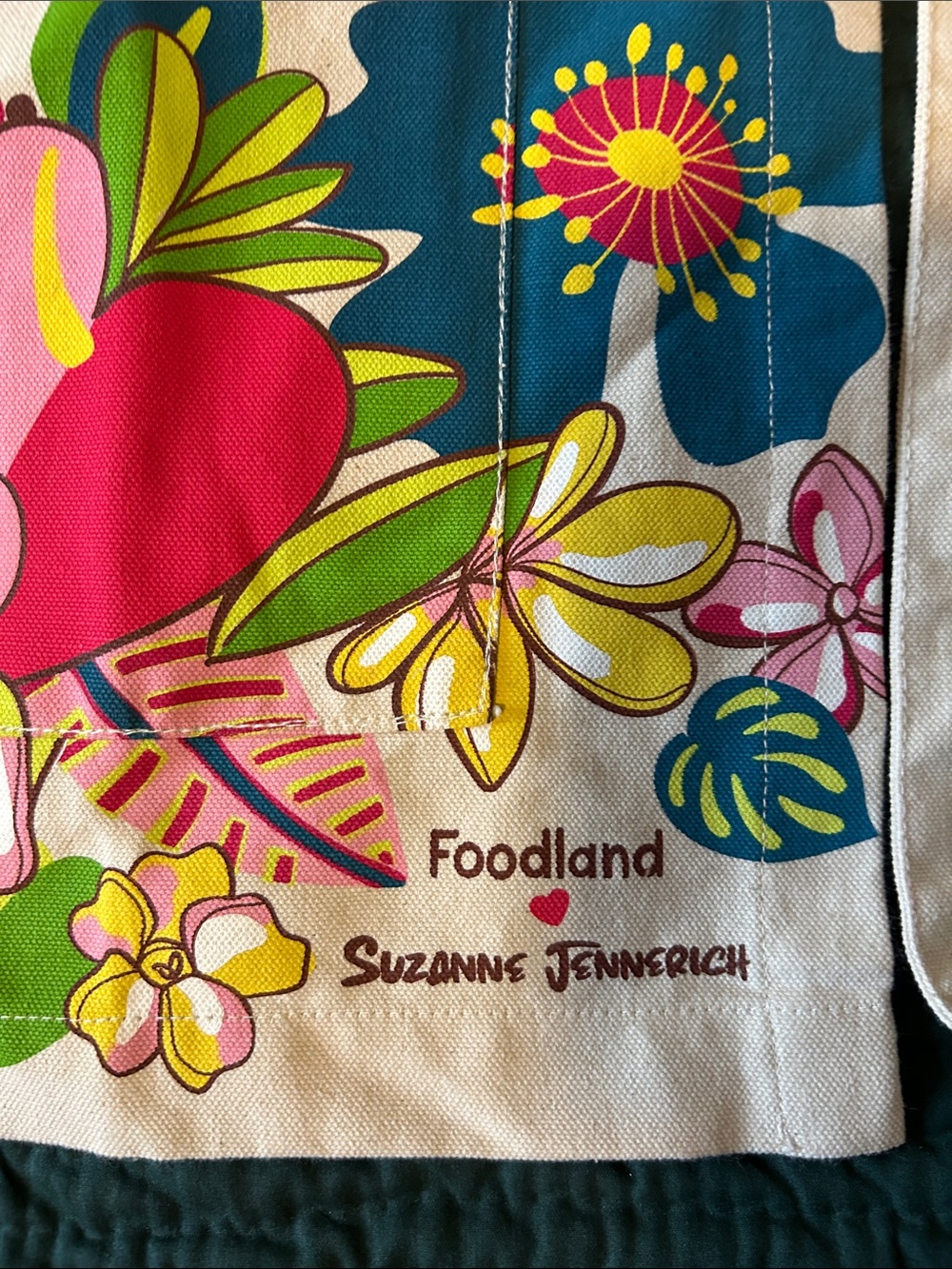 Foodland x Suzanne Jennerich Give Aloha Apron NWT - Picture 2 of 6